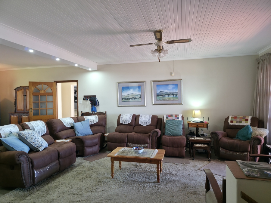 7 Bedroom Property for Sale in Wavecrest Eastern Cape